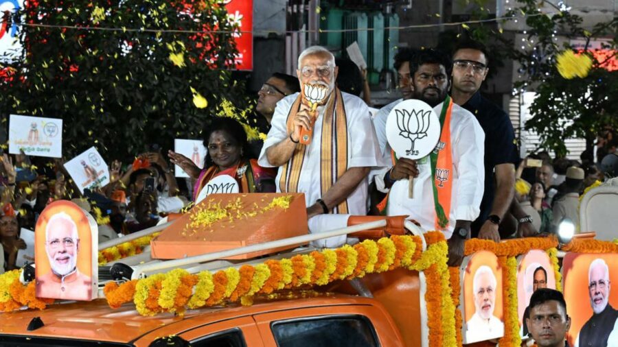 பாஜக தோல்வியை முன்பே காட்டி கொடுத்த மோடியின் ரோடு ஷோ.. அதிருப்தியில் நிர்வாகிகள்!!