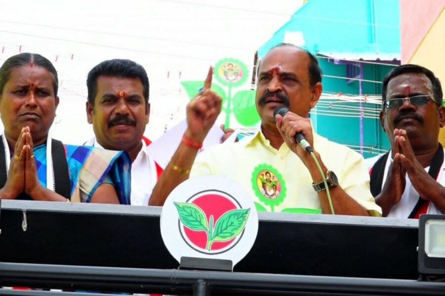 அவங்க கொடுத்தா வாங்கிக்கோங்க ஆனால் எங்களுக்கு வாக்களியுங்கள்! பிரச்சாரத்தில் கடம்பூர் ராஜூ பேச்சு!