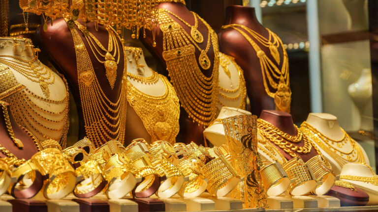 The price of jewelery gold dropped dramatically