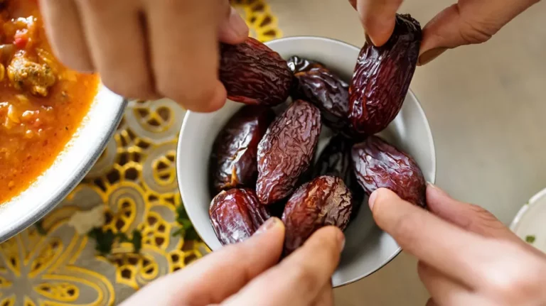 Want to increase the amount of blood in the body? Then dry dates like this!