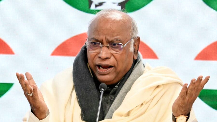 தெய்வ பக்தி இருந்தால் வீட்டிலேயே தியானம் செய்யலாமே? பிரதமர் மோடியை விமர்சனம் செய்த காங்கிரஸ் தலைவர்! 