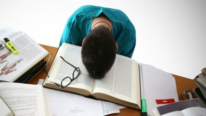 Do you feel sleepy while reading.. Follow these tips!!