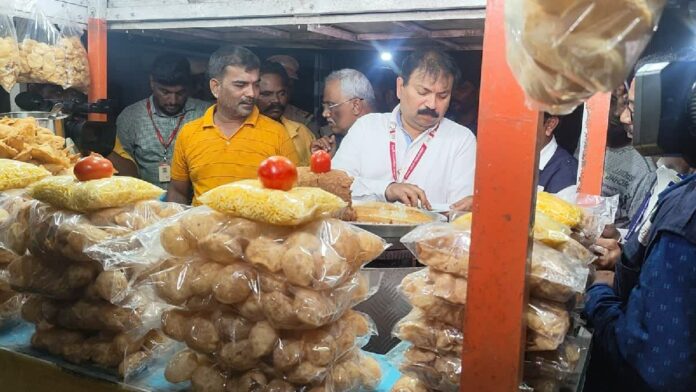 A must for panipuri shop owners! The order of the food department officer!