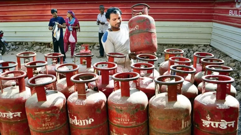 Central government's action announcement.. Aadhaar is now necessary for cooking gas cylinders!!