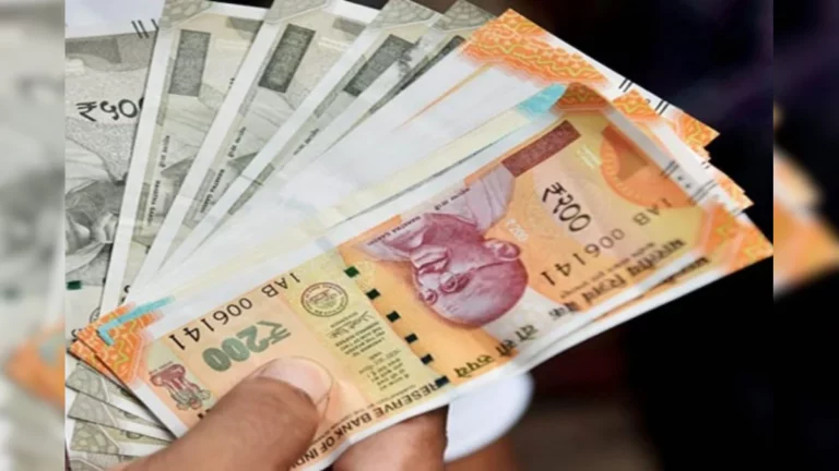 Ban on use of Rs.200 and Rs.500 notes!! Another devaluation?