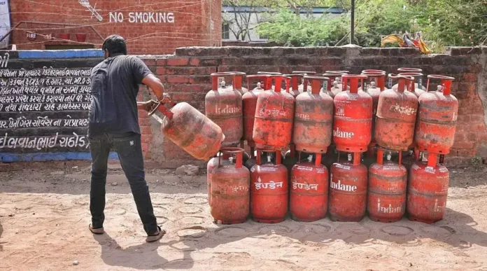 Central government's scanning system to prevent cylinder theft!! From now on only by doing this we will get LPG!!