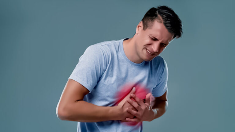 Do you have the same heartburn? Just 4 Tulsi leaves used like this will give you relief!