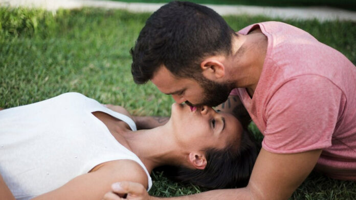 Did you know this? Habits like hugging and kissing can help you lose weight!!