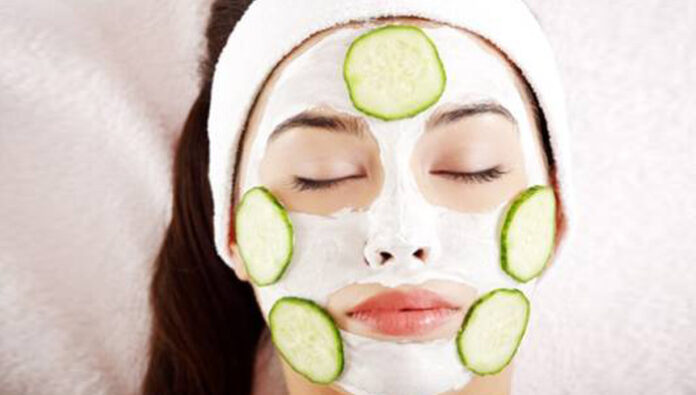 Try this face pack to get beautiful glowing skin!!