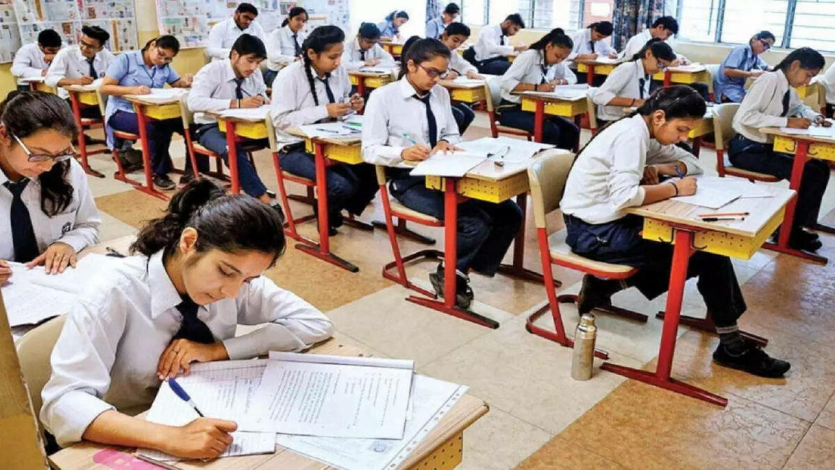 CBSE Board of Education has announced that no new changes have been made in the syllabus for the academic year of CBSE 2025