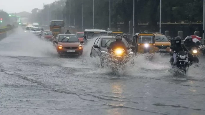 Chance of heavy rain till 7 pm today in 12 districts!!