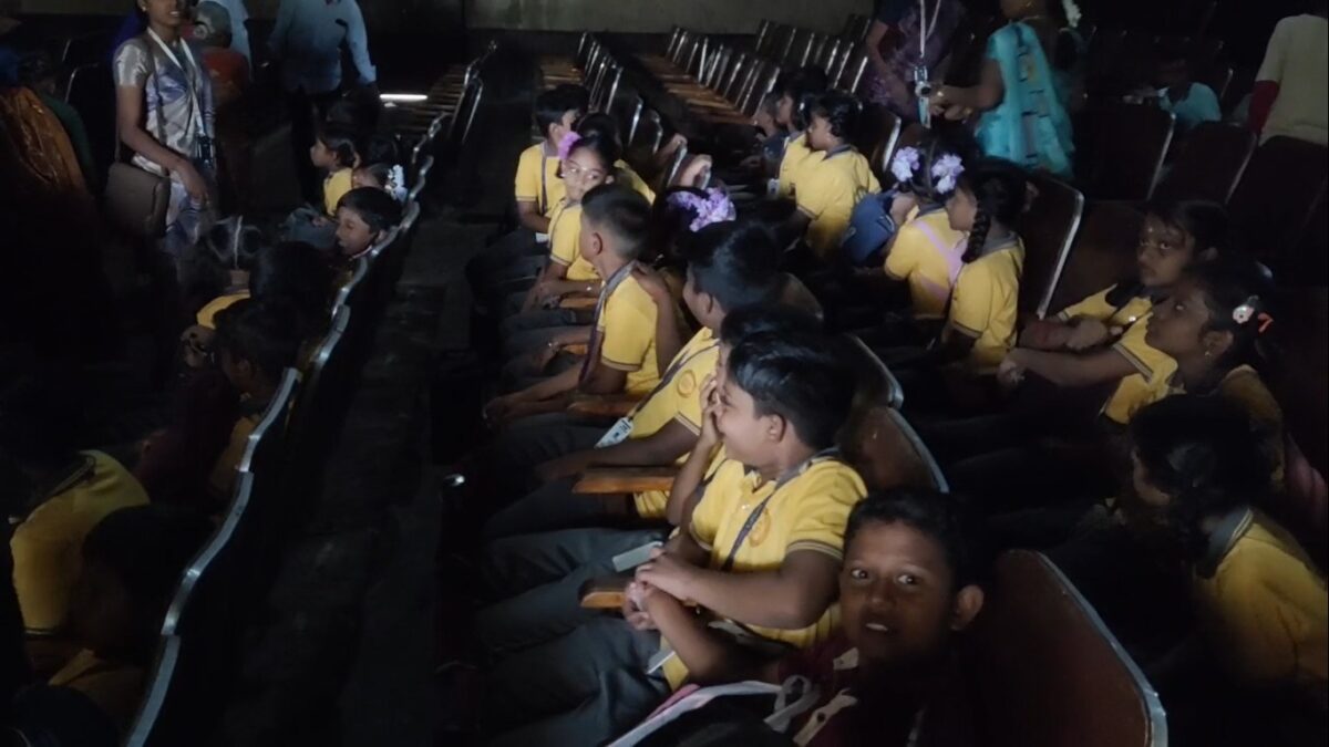 Films screened in schools every month!! Students at the peak of happiness!!