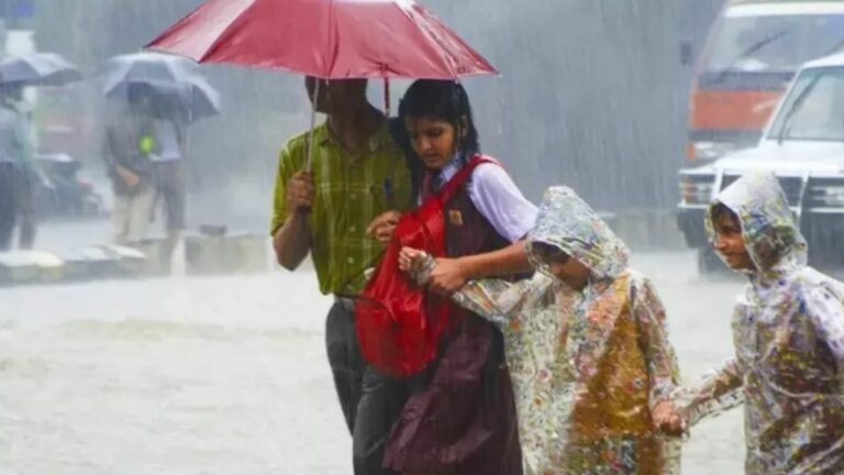 Heavy rain forecast in 12 districts today!! School and Colleges Holiday!!