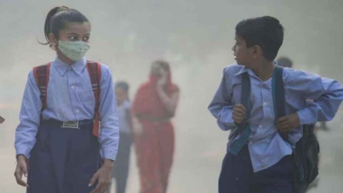 As air pollution in Delhi has been increasing for the past few days, the government has taken action to prevent students from coming to school except for students of class 10 and 12