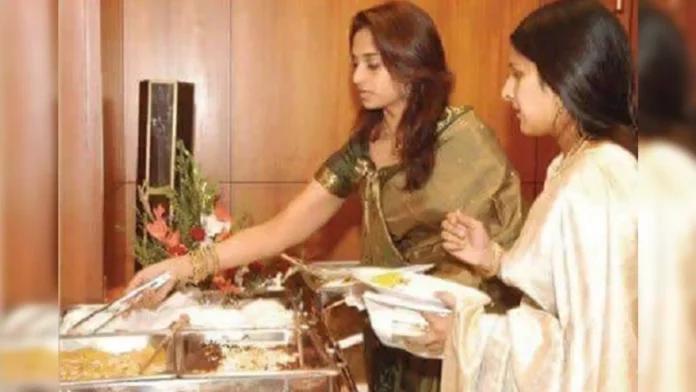 Shalini - Sangeetha's classic friendship!! Shalini's help for actor Vijay's wife Sangeeta!!