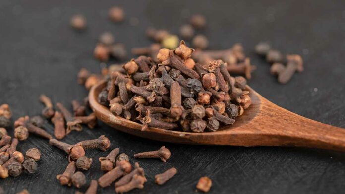 CLOVES BENEFITS: Use 1 clove like this to fix the whole problem in your body!!