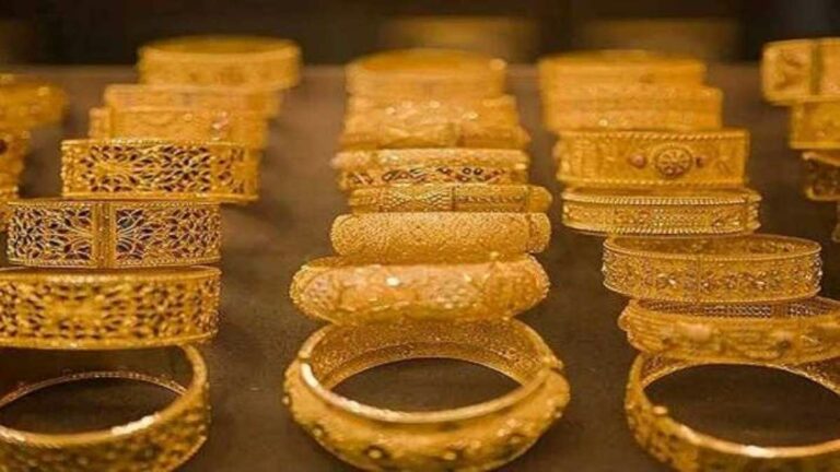 Today, one gram of gold is selling at Rs.7,115. 200 rupees less per shaver