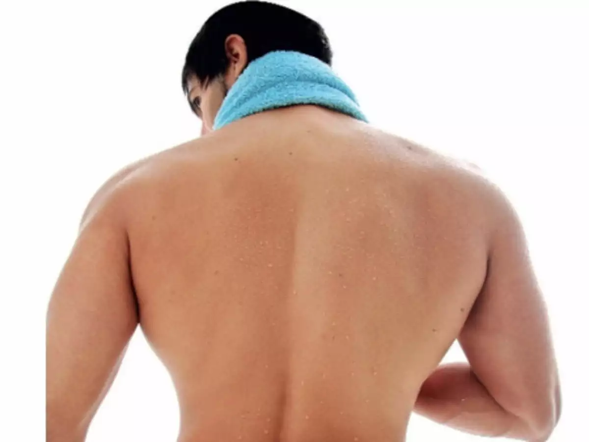 Back pimples in winter? Here are some simple steps to prevent this!!