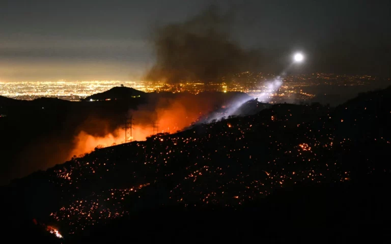 Los Angeles wildfire kills 16 Tough fight to control the spread of fire!!