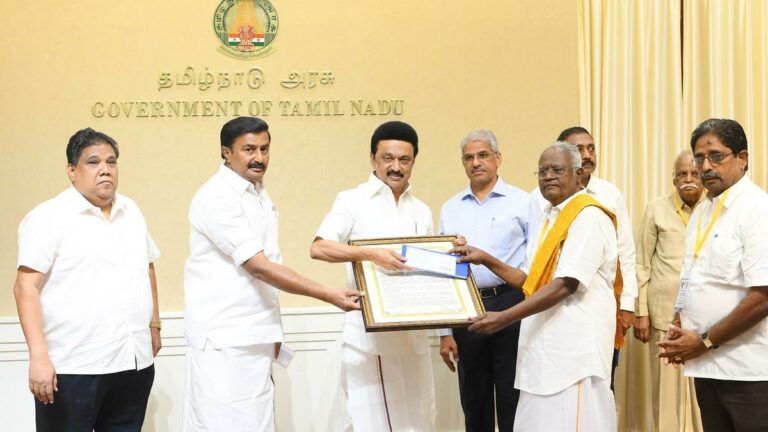 Tamil Nadu Govt Award!! Chief Minister Stalin honored 10 scholars!!