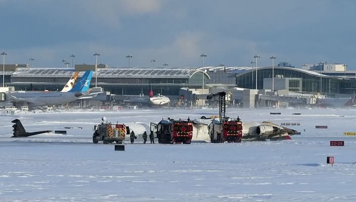 The plane suddenly overturned!! There was a stir because of the fire with the passengers!!