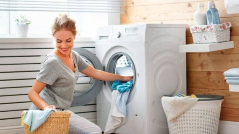 Washing Machine-இல் துவைக்கும் துணியில் அழுக்கு அப்படியே இருக்கா? நீங்கள் செய்யும் இந்த தவறு தான் காரணம்!!