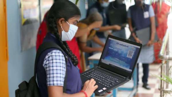 Free laptop for school students.. Govt to release mass notification!!