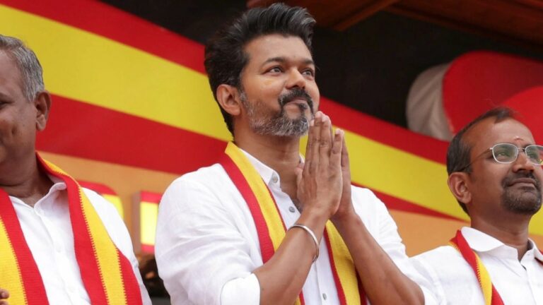 கொளுத்தும் கோடை வெயில்..!! பொதுமக்களின் தாகம் தணிக்க தண்ணீர் பந்தல்..!! நிர்வாகிகளுக்கு விஜய் போட்ட அதிரடி உத்தரவு..!!