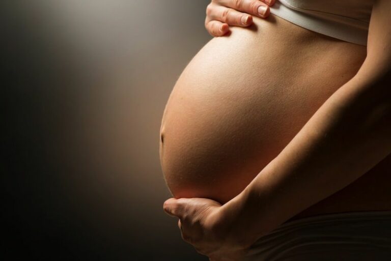 Woman gives birth 25 times in 30 months!! Strange incident in Uttar Pradesh!!
