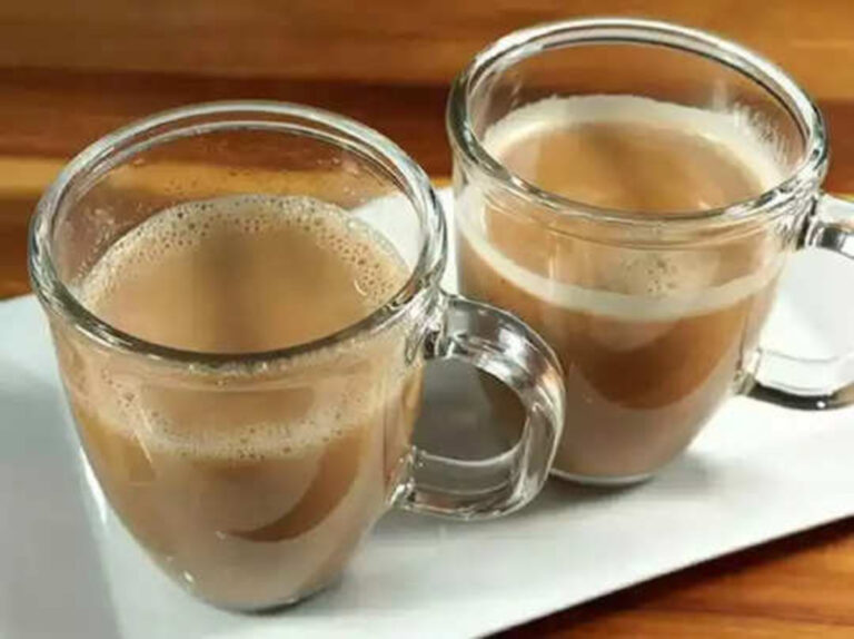 நீங்கள் ஒருநாளைக்கு இரண்டு TEAக்கு மேல் குடிப்பவரா? இதனால் என்னாகும் தெரியுமா?