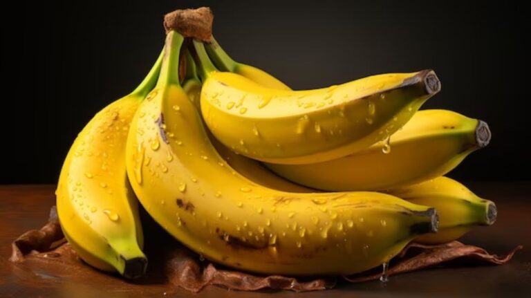 உடனடி எனர்ஜி தரும் வாழைப்பழத்தை இவர்களெல்லாம் சாப்பிடவேக் கூடாதாம்!!