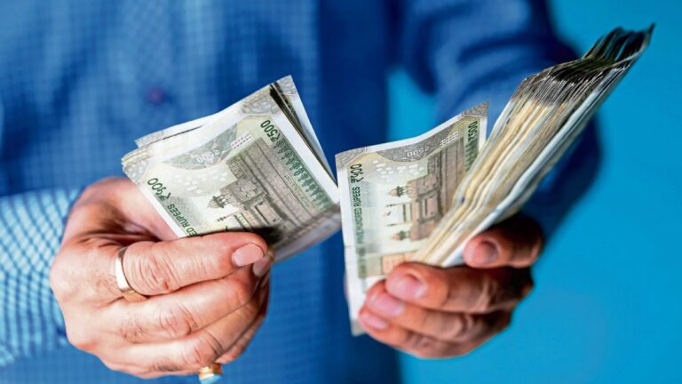 Banks that pay interest on savings accounts!! Do you have an account in this bank!!
