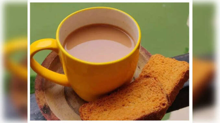 TEA-இல் ரஸ்க் தொட்டு சாப்பிடும் பழக்கம் இருக்கா? அப்போ இதன் டேஞ்சர் தெரிந்தால் ஷாக் ஆகிடுவீங்க!!