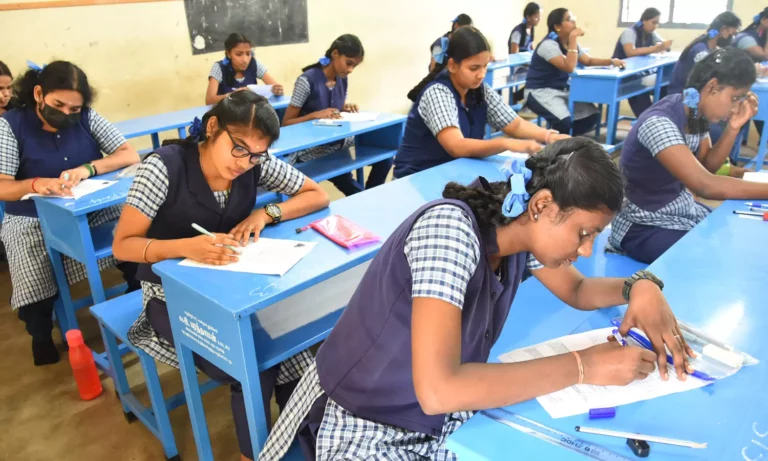 பொதுத்தேர்வு எழுதிய மாணவர்களுக்கு அடித்த ஜாக்பாட்; உடனே விண்ணப்பியுங்கள்!!