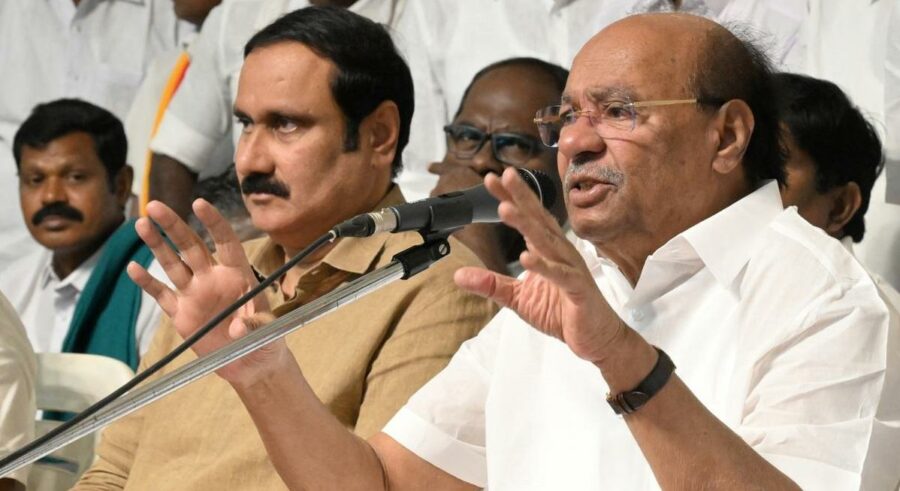 பாமகவில் உச்சக்கட்டத்திற்கு சென்ற தந்தை-மகன் போட்டி: அதிகாரத்தை கையில் எடுக்க ராமதாஸ் போட்ட பக்கா பிளேன் 