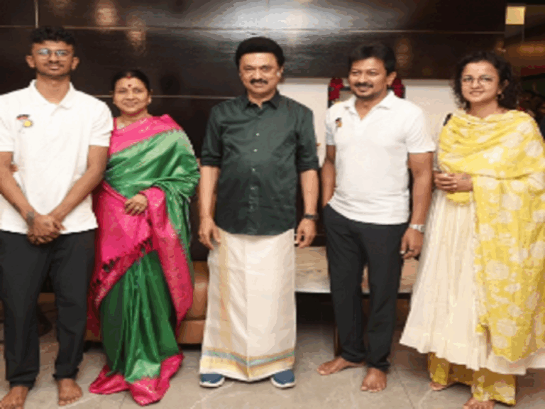 இன்பநிதி-யை புதிய பதவியில் அமர வைத்து அழகு பார்க்கும் முதல்வர் குடும்பம்..திமுக தொண்டர்கள் உற்சாகம்!