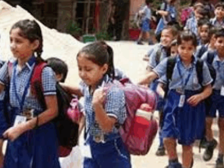 மாணவர்களுக்கு வெளியான ஹேப்பி நியூஸ்; இனி 5 நாட்கள் தான் பள்ளி!