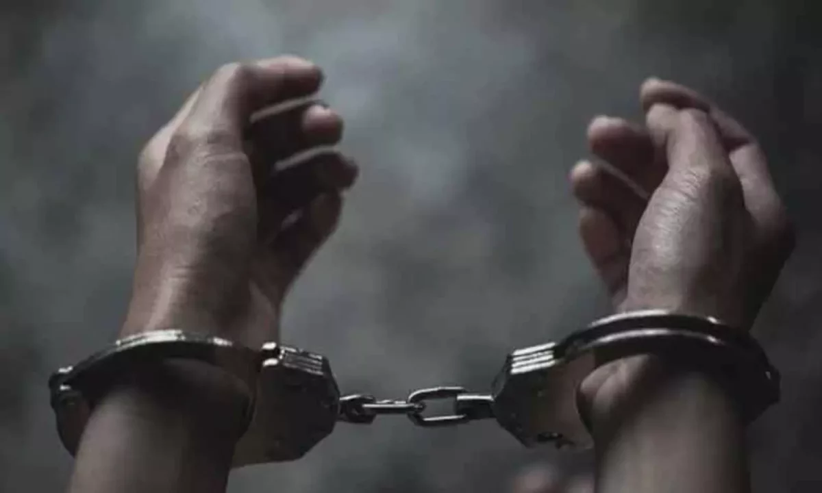 Family destroyed by illicit affair! Husband stabs wife in hospital!