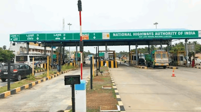 Government buses banned from pass at 4 toll plazas: Passengers fear due to High Court order!