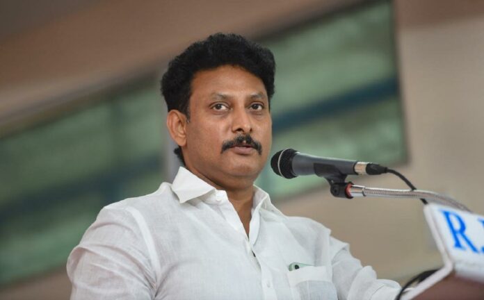 Man has forgotten to become a man.. Mahesh retorts in love to the opposition by quoting Valluvar!! Man has forgotten to become a man.. Mahesh retorts in love to the opposition by quoting Valluvar!!