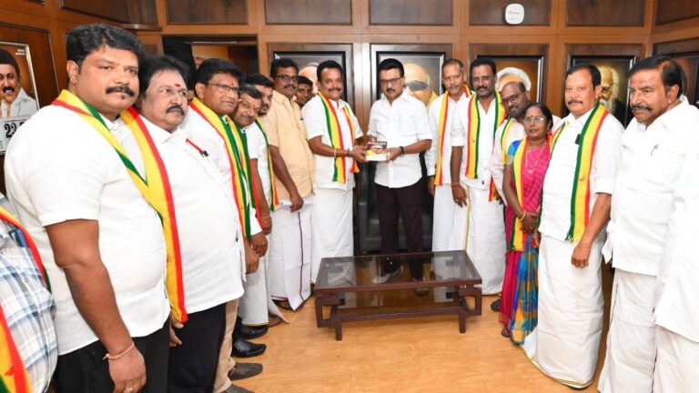 Mega offer made to DMK.. The big party gave a hand to Stalin!!